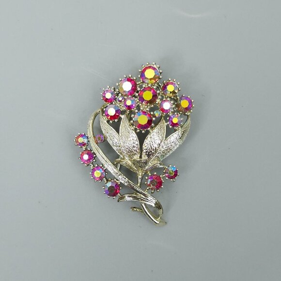 Aurora Borealis Brooch Pin Red Rhinestones Silver Tone 2.25" Floral Vintage - Picture 1 of 12
